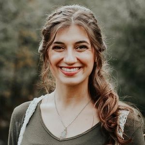 Meet your Posher, Julia